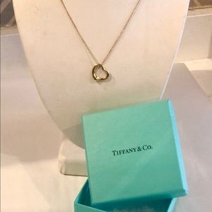 AUTH Tiffany Elsa Peretti Gold Open Heart Necklace
